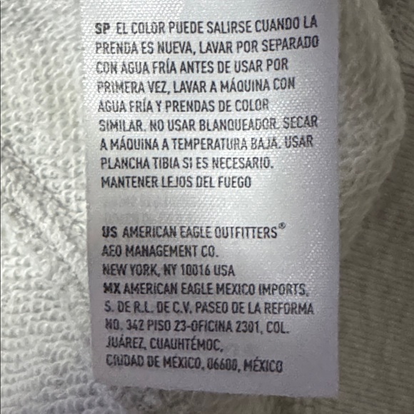 American Eagle Outfitters Light Gray distressed cropped top. Size M/M/M - Picture 6 of 8